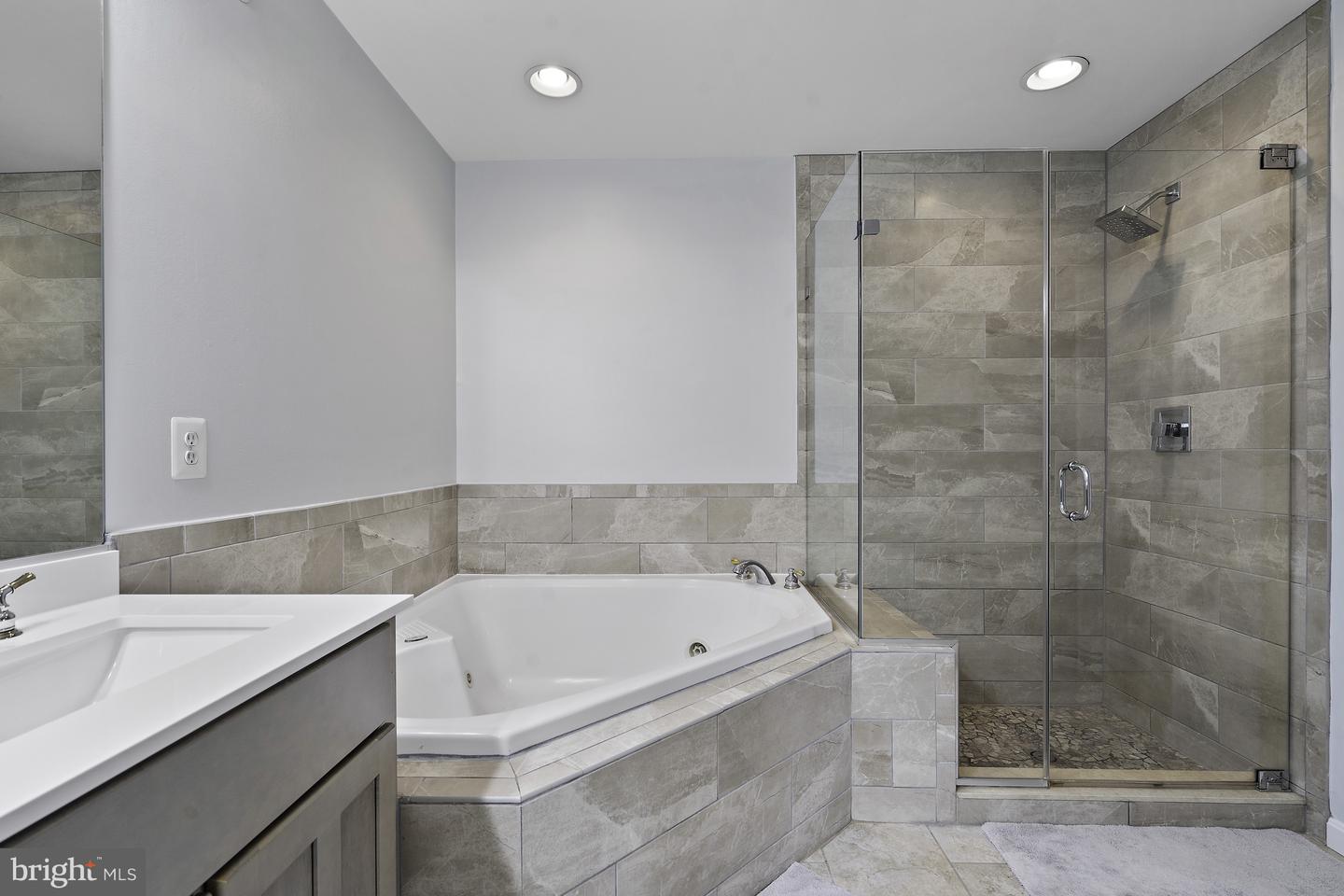24634 ROSEBAY TER, ALDIE, Virginia 20105, 2 Bedrooms Bedrooms, ,2 BathroomsBathrooms,Residential,For sale,24634 ROSEBAY TER,VALO2104286 MLS # VALO2104286