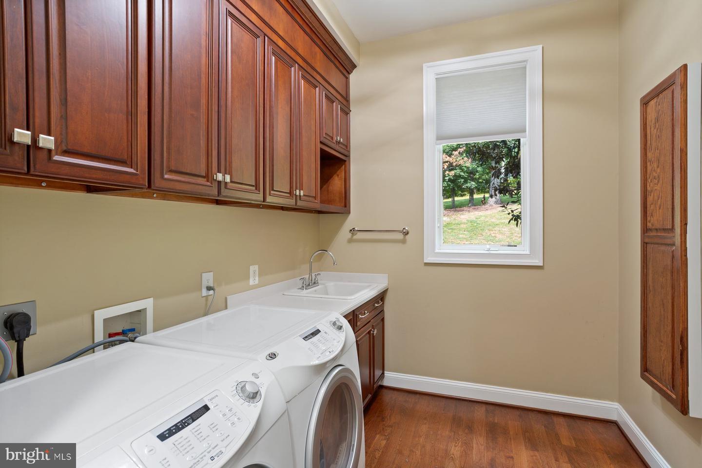 40321 BEACON HILL DR, LEESBURG, Virginia 20176, 6 Bedrooms Bedrooms, ,7 BathroomsBathrooms,Residential,For sale,40321 BEACON HILL DR,VALO2106174 MLS # VALO2106174