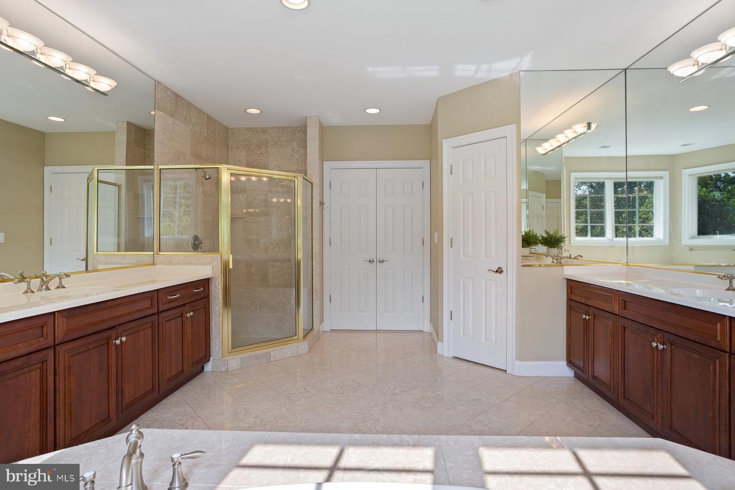 40321 BEACON HILL DR, LEESBURG, Virginia 20176, 6 Bedrooms Bedrooms, ,7 BathroomsBathrooms,Residential,For sale,40321 BEACON HILL DR,VALO2106174 MLS # VALO2106174