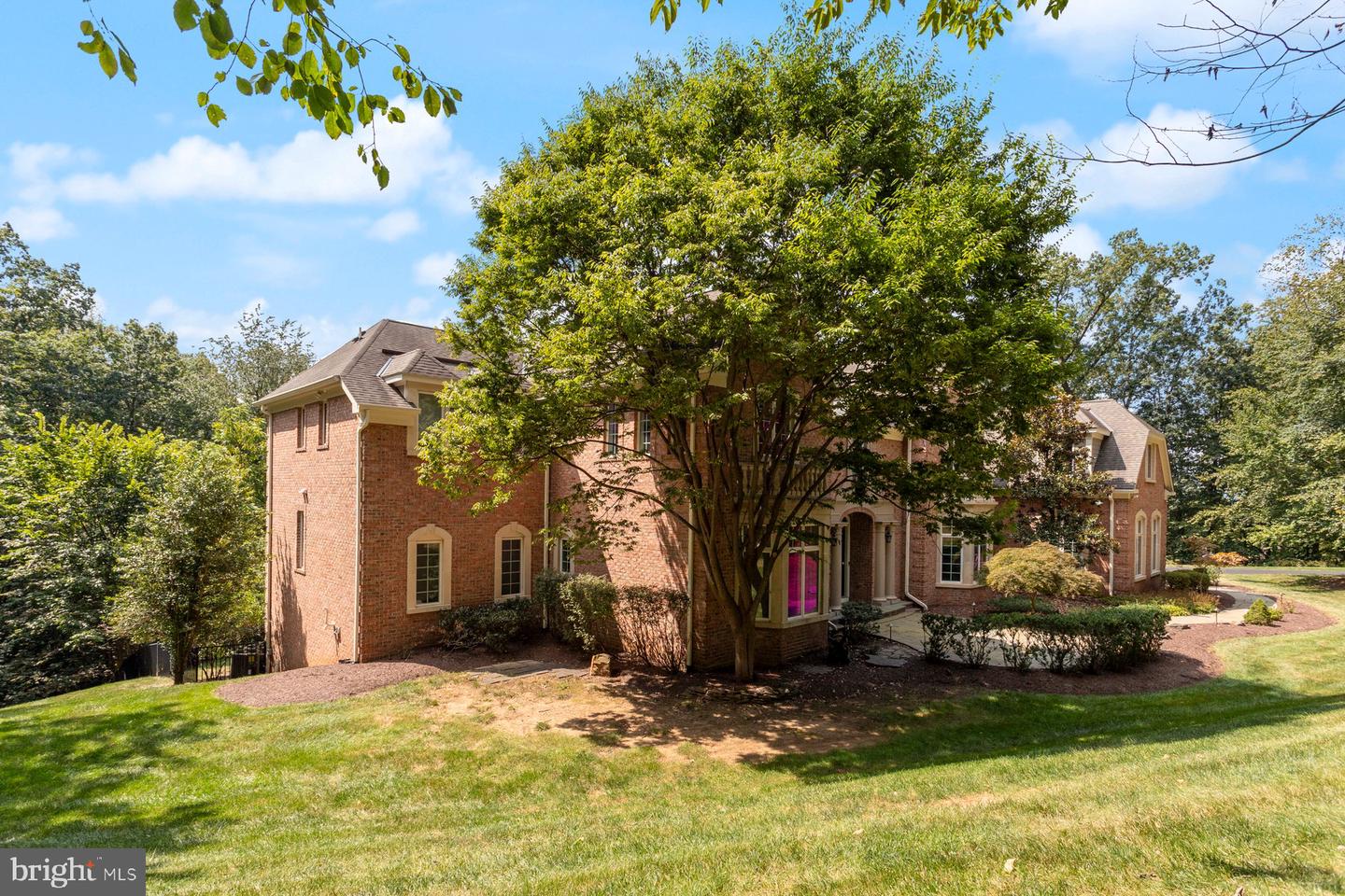 40321 BEACON HILL DR, LEESBURG, Virginia 20176, 6 Bedrooms Bedrooms, ,7 BathroomsBathrooms,Residential,For sale,40321 BEACON HILL DR,VALO2106174 MLS # VALO2106174