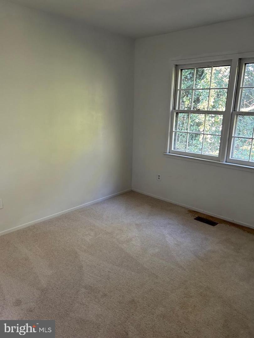 8408 DAMPIER CT, SPRINGFIELD, Virginia 22153, 3 Bedrooms Bedrooms, ,1 BathroomBathrooms,Residential,For sale,8408 DAMPIER CT,VAFX2265954 MLS # VAFX2265954