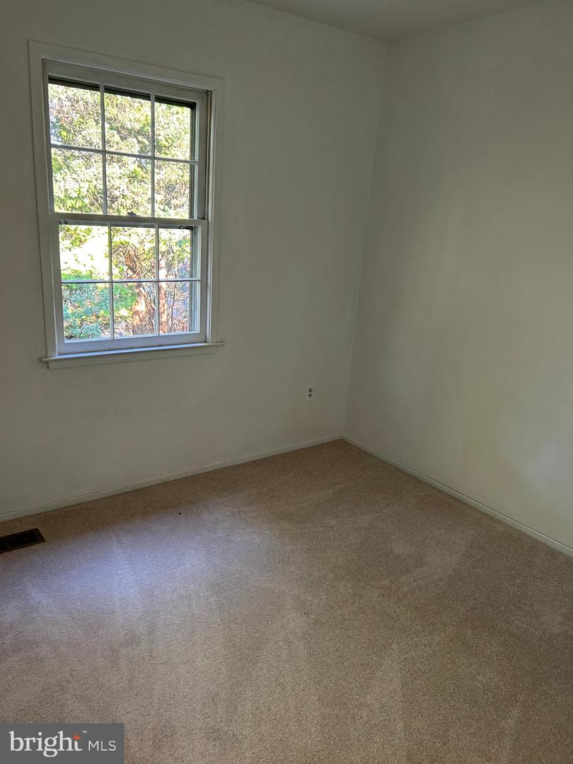 8408 DAMPIER CT, SPRINGFIELD, Virginia 22153, 3 Bedrooms Bedrooms, ,1 BathroomBathrooms,Residential,For sale,8408 DAMPIER CT,VAFX2265954 MLS # VAFX2265954