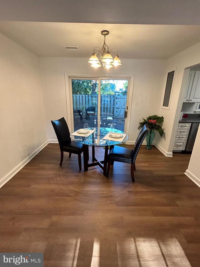 8408 DAMPIER CT, SPRINGFIELD, Virginia 22153, 3 Bedrooms Bedrooms, ,1 BathroomBathrooms,Residential,For sale,8408 DAMPIER CT,VAFX2265954 MLS # VAFX2265954