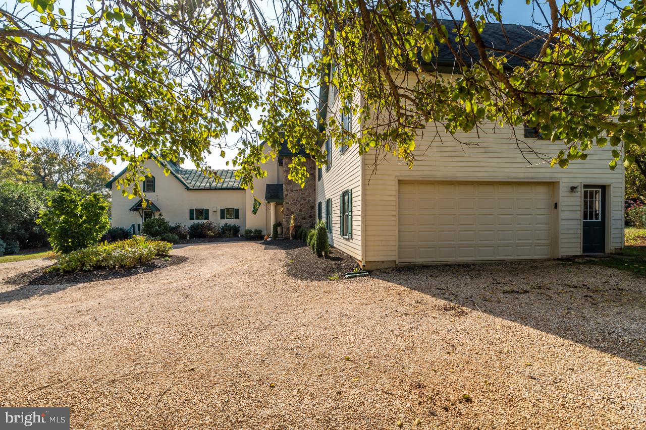 5024 LEEDS MANOR RD, HUME, Virginia 22639, 6 Bedrooms Bedrooms, 12 Rooms Rooms,6 BathroomsBathrooms,Residential,For sale,5024 LEEDS MANOR RD,VAFQ2018242 MLS # VAFQ2018242