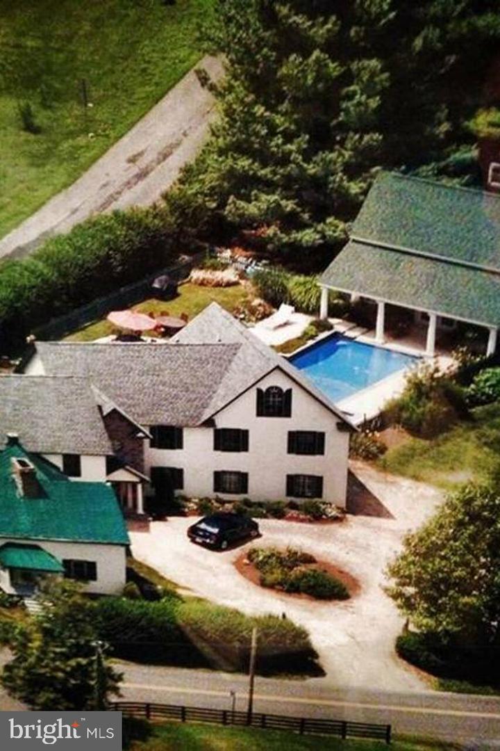 5024 LEEDS MANOR RD, HUME, Virginia 22639, 6 Bedrooms Bedrooms, 12 Rooms Rooms,6 BathroomsBathrooms,Residential,For sale,5024 LEEDS MANOR RD,VAFQ2018242 MLS # VAFQ2018242