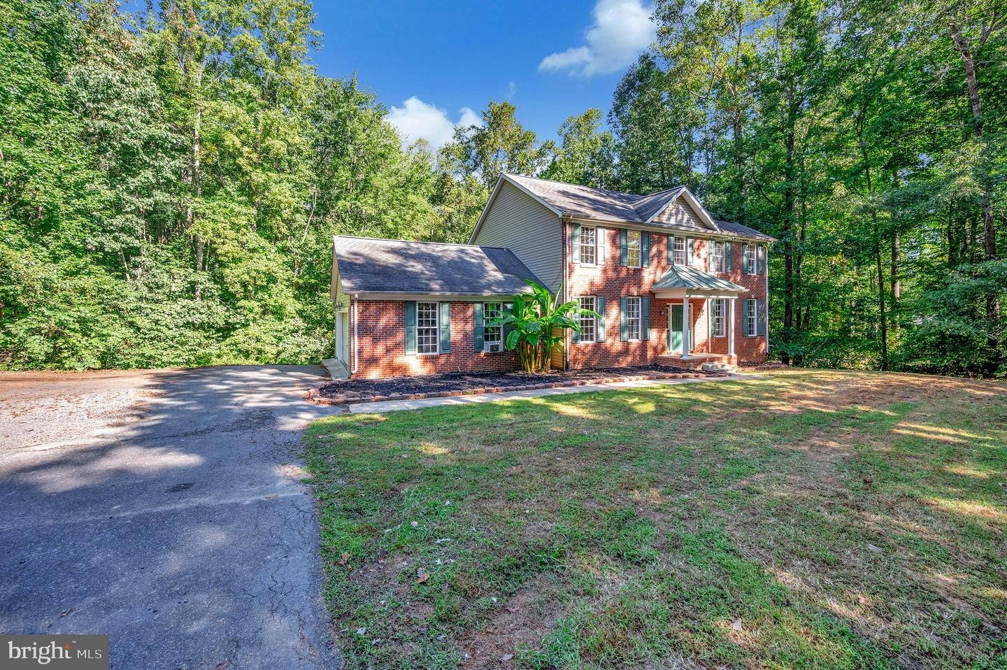 7931 E ROBERT E LEE CT, SPOTSYLVANIA, Virginia 22551, 4 Bedrooms Bedrooms, ,3 BathroomsBathrooms,Residential,For sale,7931 E ROBERT E LEE CT,VASP2036172 MLS # VASP2036172
