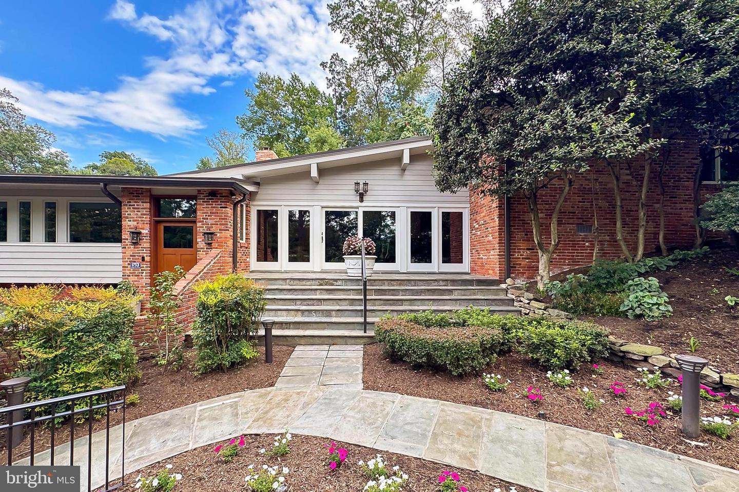 1753 ARMY NAVY DR, ARLINGTON, Virginia 22202, 6 Bedrooms Bedrooms, ,6 BathroomsBathrooms,Residential,For sale,1753 ARMY NAVY DR,VAAR2063716 MLS # VAAR2063716