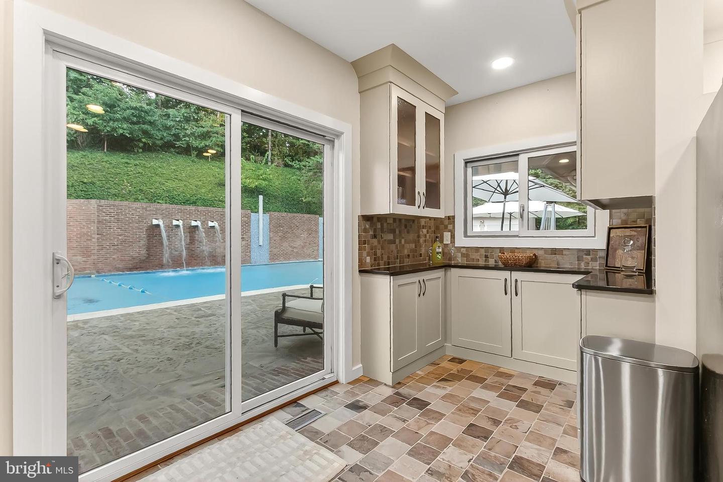 1753 ARMY NAVY DR, ARLINGTON, Virginia 22202, 6 Bedrooms Bedrooms, ,6 BathroomsBathrooms,Residential,For sale,1753 ARMY NAVY DR,VAAR2063716 MLS # VAAR2063716