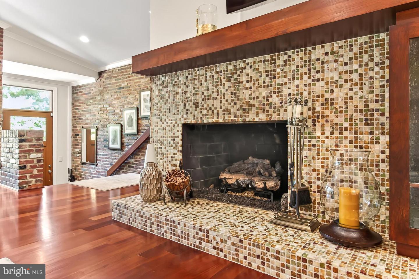 1753 ARMY NAVY DR, ARLINGTON, Virginia 22202, 6 Bedrooms Bedrooms, ,6 BathroomsBathrooms,Residential,For sale,1753 ARMY NAVY DR,VAAR2063716 MLS # VAAR2063716