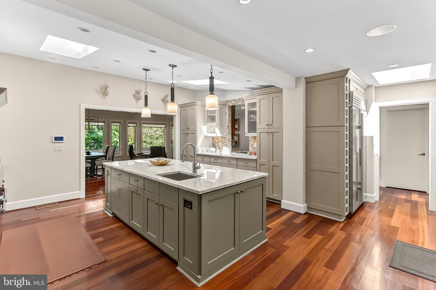 1753 ARMY NAVY DR, ARLINGTON, Virginia 22202, 6 Bedrooms Bedrooms, ,6 BathroomsBathrooms,Residential,For sale,1753 ARMY NAVY DR,VAAR2063716 MLS # VAAR2063716