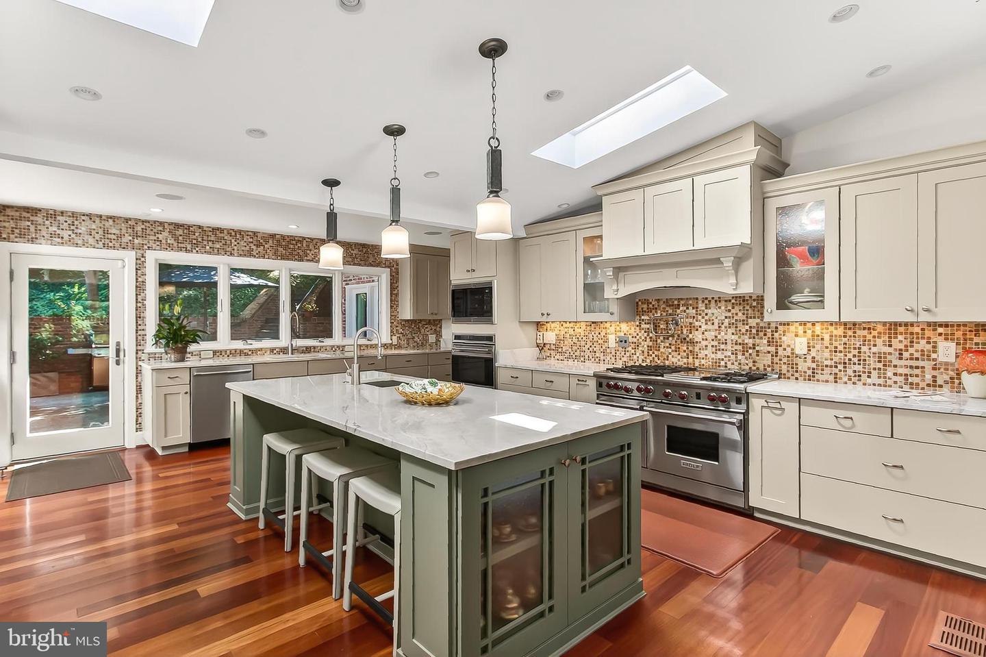1753 ARMY NAVY DR, ARLINGTON, Virginia 22202, 6 Bedrooms Bedrooms, ,6 BathroomsBathrooms,Residential,For sale,1753 ARMY NAVY DR,VAAR2063716 MLS # VAAR2063716