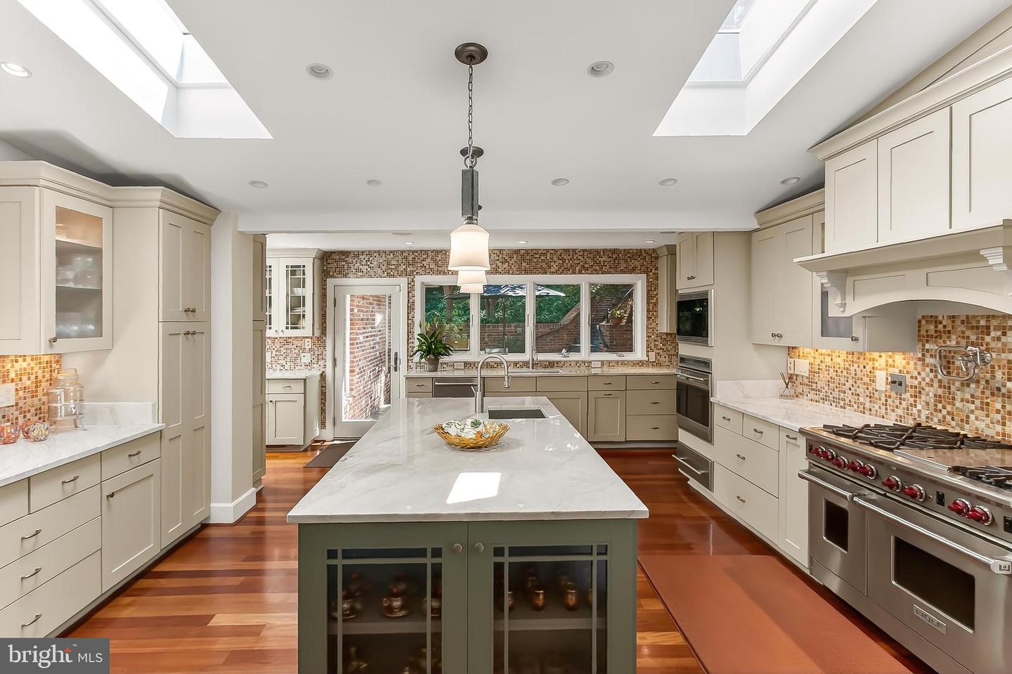 1753 ARMY NAVY DR, ARLINGTON, Virginia 22202, 6 Bedrooms Bedrooms, ,6 BathroomsBathrooms,Residential,For sale,1753 ARMY NAVY DR,VAAR2063716 MLS # VAAR2063716