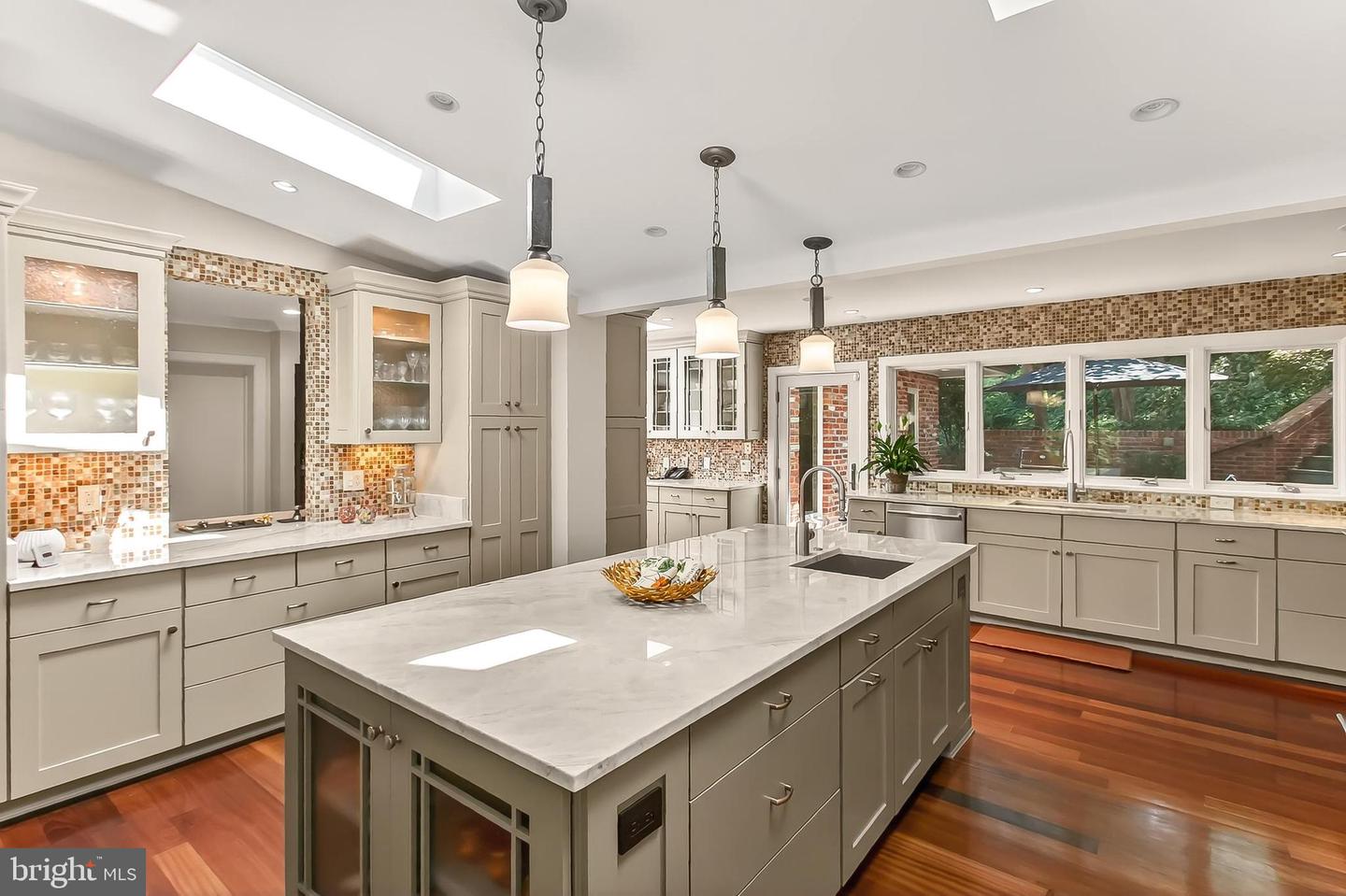 1753 ARMY NAVY DR, ARLINGTON, Virginia 22202, 6 Bedrooms Bedrooms, ,6 BathroomsBathrooms,Residential,For sale,1753 ARMY NAVY DR,VAAR2063716 MLS # VAAR2063716