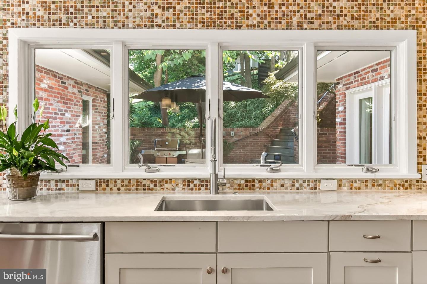 1753 ARMY NAVY DR, ARLINGTON, Virginia 22202, 6 Bedrooms Bedrooms, ,6 BathroomsBathrooms,Residential,For sale,1753 ARMY NAVY DR,VAAR2063716 MLS # VAAR2063716