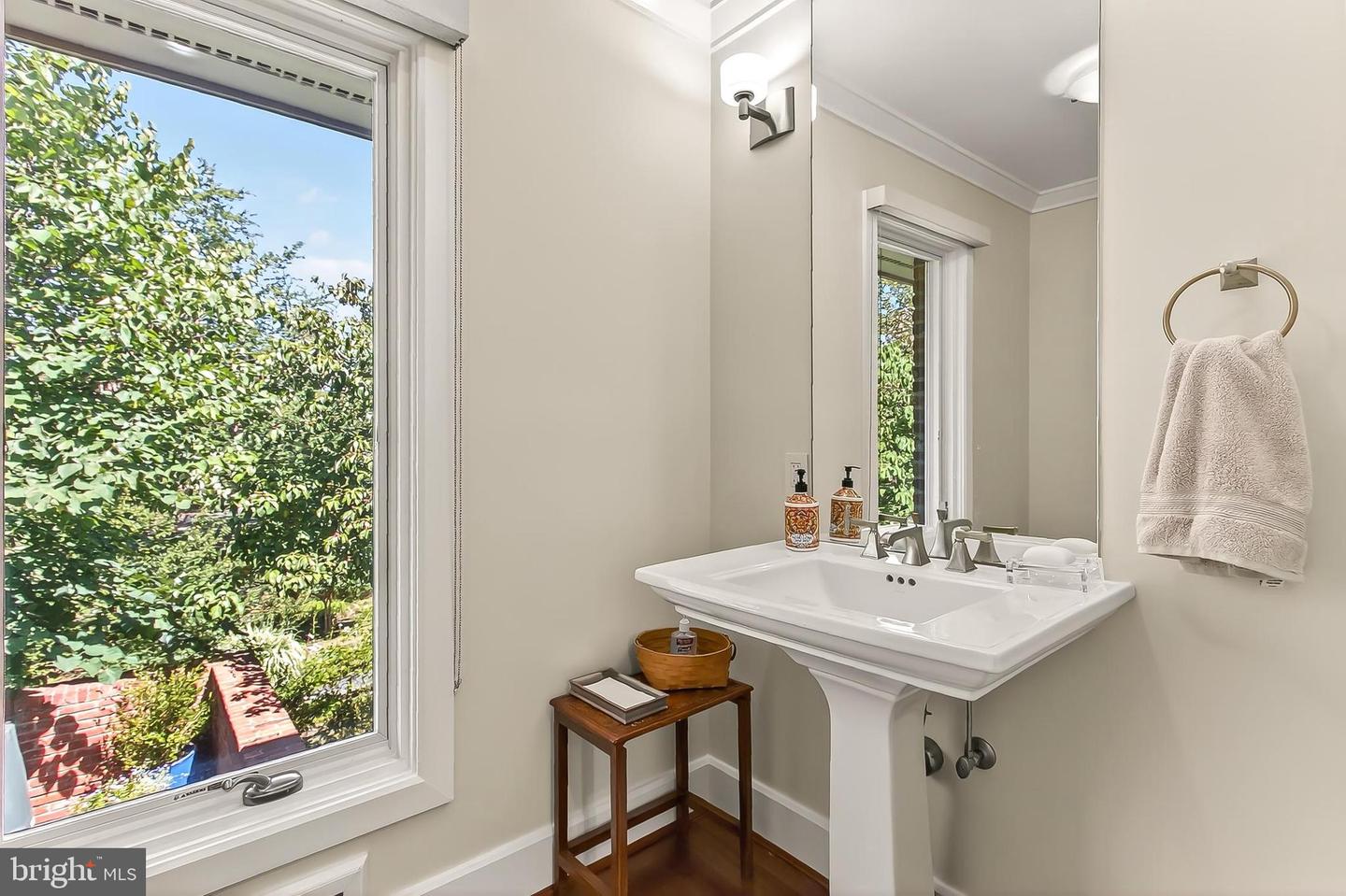 1753 ARMY NAVY DR, ARLINGTON, Virginia 22202, 6 Bedrooms Bedrooms, ,6 BathroomsBathrooms,Residential,For sale,1753 ARMY NAVY DR,VAAR2063716 MLS # VAAR2063716