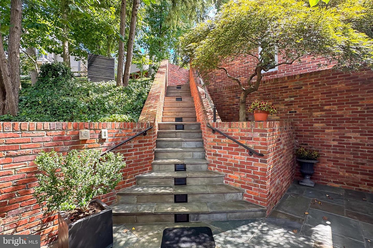 1753 ARMY NAVY DR, ARLINGTON, Virginia 22202, 6 Bedrooms Bedrooms, ,6 BathroomsBathrooms,Residential,For sale,1753 ARMY NAVY DR,VAAR2063716 MLS # VAAR2063716
