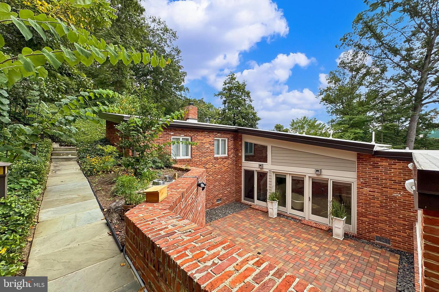 1753 ARMY NAVY DR, ARLINGTON, Virginia 22202, 6 Bedrooms Bedrooms, ,6 BathroomsBathrooms,Residential,For sale,1753 ARMY NAVY DR,VAAR2063716 MLS # VAAR2063716