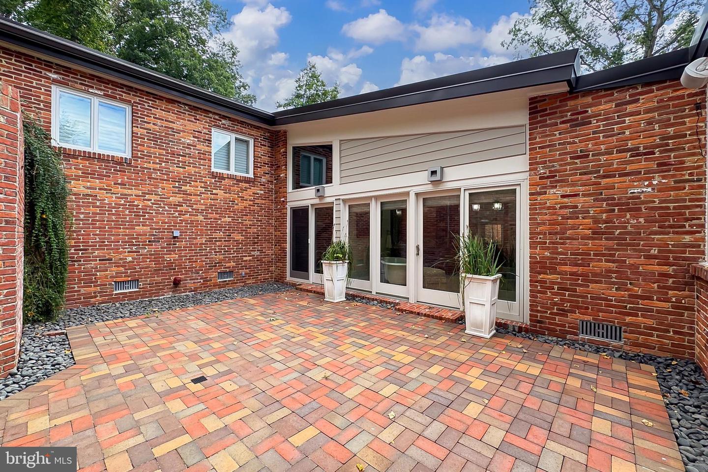 1753 ARMY NAVY DR, ARLINGTON, Virginia 22202, 6 Bedrooms Bedrooms, ,6 BathroomsBathrooms,Residential,For sale,1753 ARMY NAVY DR,VAAR2063716 MLS # VAAR2063716
