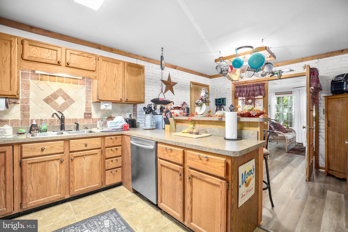 331 FAIRWAY DR, LOCUST GROVE, Virginia 22508, 3 Bedrooms Bedrooms, ,2 BathroomsBathrooms,Residential,For sale,331 FAIRWAY DR,VAOR2012366 MLS # VAOR2012366