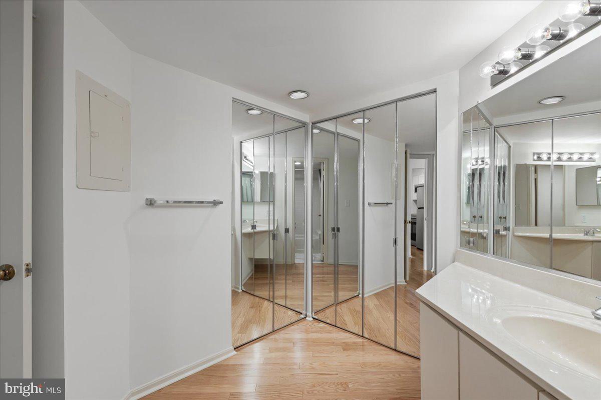 2100 LANGSTON BLVD #431, ARLINGTON, Virginia 22201, 4 Rooms Rooms,1 BathroomBathrooms,Residential,For sale,2100 LANGSTON BLVD #431,VAAR2064094 MLS # VAAR2064094 2100 LANGSTON BLVD #431, ARLINGTON, Virginia 22201, 4 Rooms Rooms,1 BathroomBathrooms,Residential,For sale,2100 LANGSTON BLVD #431,VAAR2064094 MLS # VAAR2064094