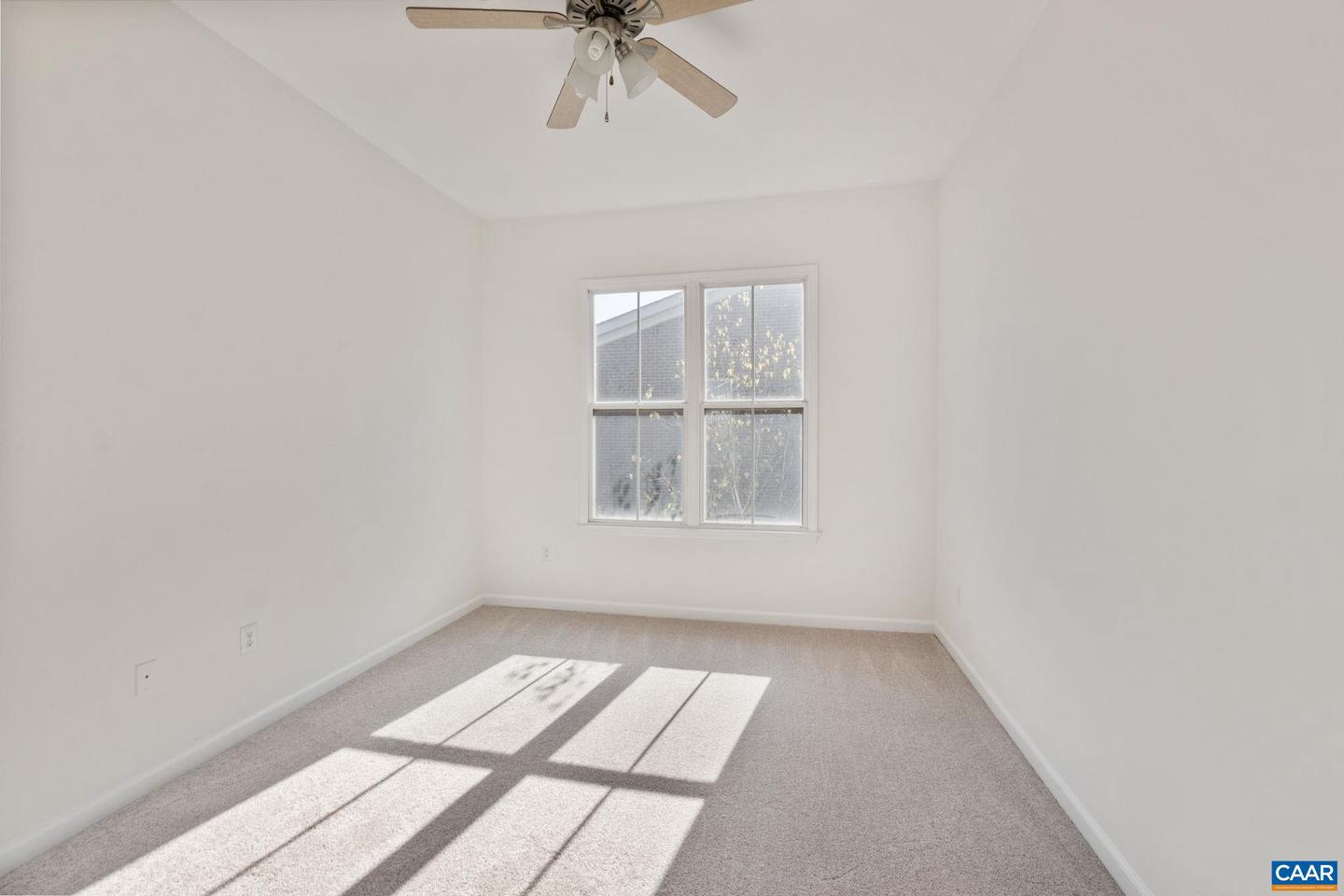 765 WALKER SQ #4B, CHARLOTTESVILLE, Virginia 22903, 2 Bedrooms Bedrooms, ,2 BathroomsBathrooms,Residential,For sale,765 WALKER SQ #4B,669292 MLS # 669292