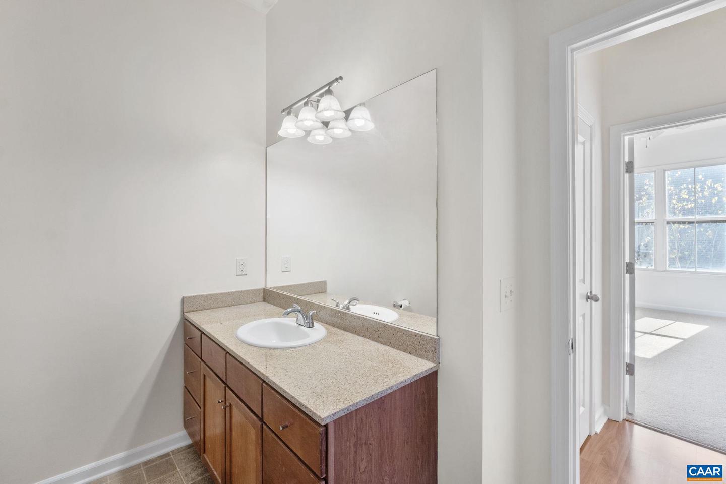 765 WALKER SQ #4B, CHARLOTTESVILLE, Virginia 22903, 2 Bedrooms Bedrooms, ,2 BathroomsBathrooms,Residential,For sale,765 WALKER SQ #4B,669292 MLS # 669292