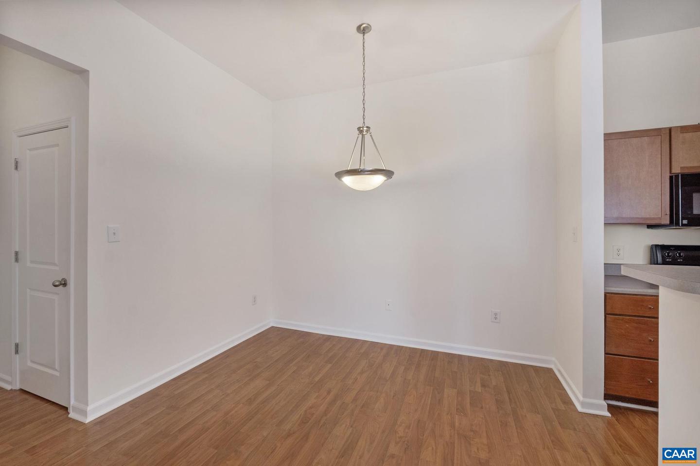765 WALKER SQ #4B, CHARLOTTESVILLE, Virginia 22903, 2 Bedrooms Bedrooms, ,2 BathroomsBathrooms,Residential,For sale,765 WALKER SQ #4B,669292 MLS # 669292