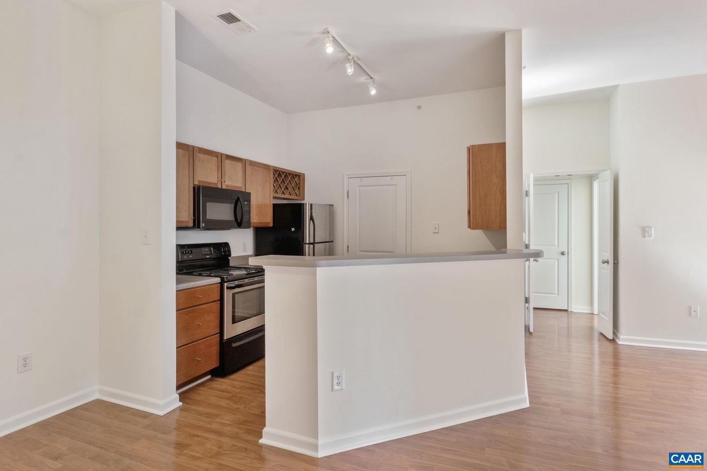 765 WALKER SQ #4B, CHARLOTTESVILLE, Virginia 22903, 2 Bedrooms Bedrooms, ,2 BathroomsBathrooms,Residential,For sale,765 WALKER SQ #4B,669292 MLS # 669292