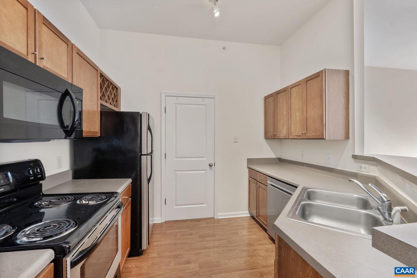 765 WALKER SQ #4B, CHARLOTTESVILLE, Virginia 22903, 2 Bedrooms Bedrooms, ,2 BathroomsBathrooms,Residential,For sale,765 WALKER SQ #4B,669292 MLS # 669292