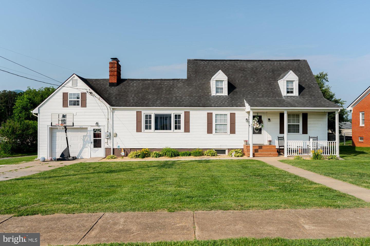 885 W MAIN ST, STANLEY, Virginia 22851, 4 Bedrooms Bedrooms, ,2 BathroomsBathrooms,Residential,For sale,885 W MAIN ST,VAPA2004512 MLS # VAPA2004512