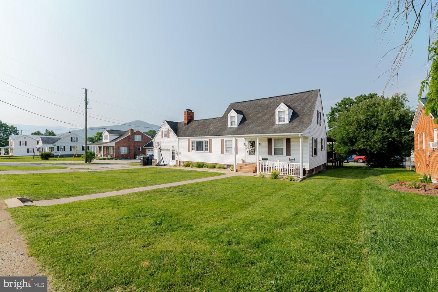 885 W MAIN ST, STANLEY, Virginia 22851, 4 Bedrooms Bedrooms, ,2 BathroomsBathrooms,Residential,For sale,885 W MAIN ST,VAPA2004512 MLS # VAPA2004512