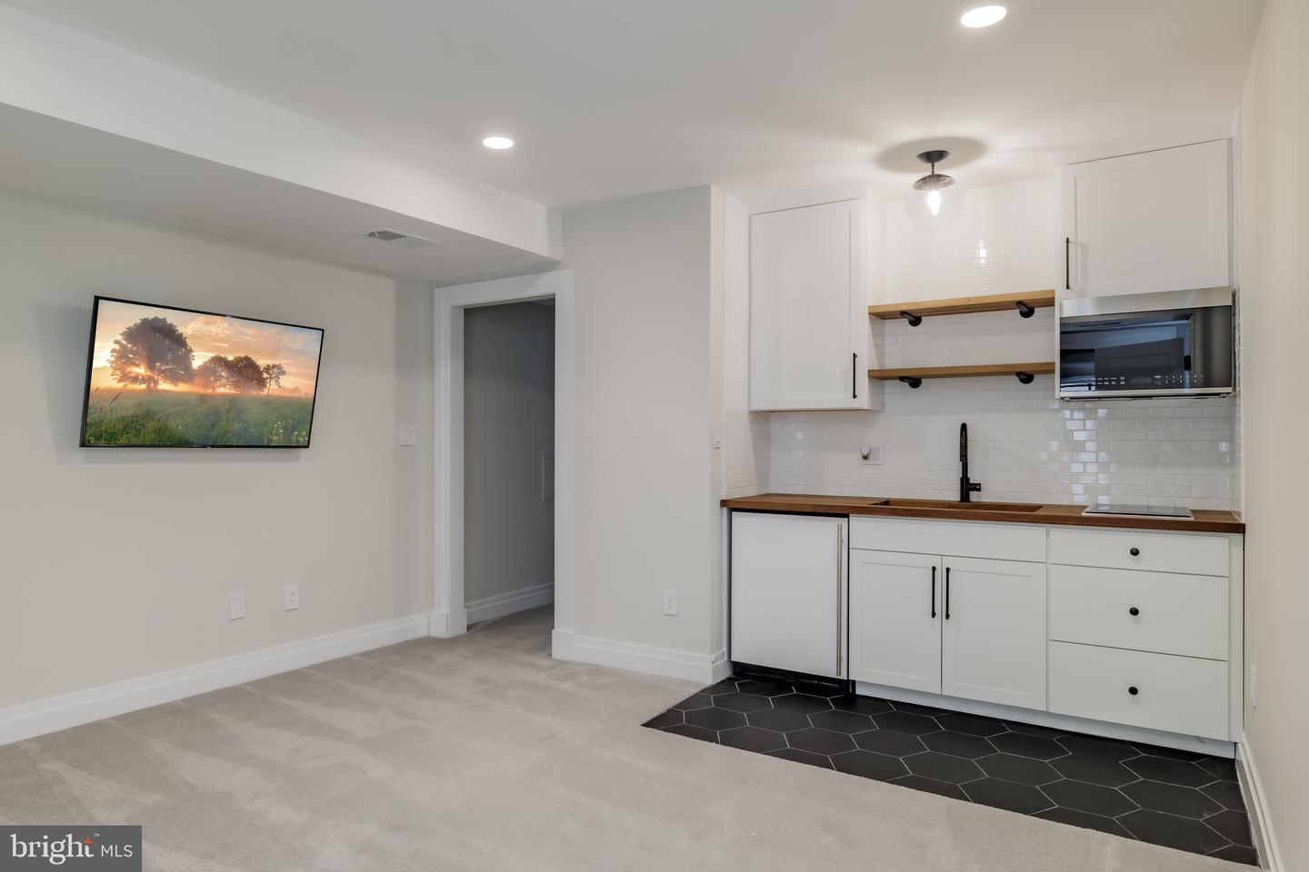 3117 38TH ST NW, WASHINGTON, District Of Columbia 20016, 6 Bedrooms Bedrooms, ,5 BathroomsBathrooms,Residential,For sale,3117 38TH ST NW,DCDC2220536 MLS # DCDC2220536