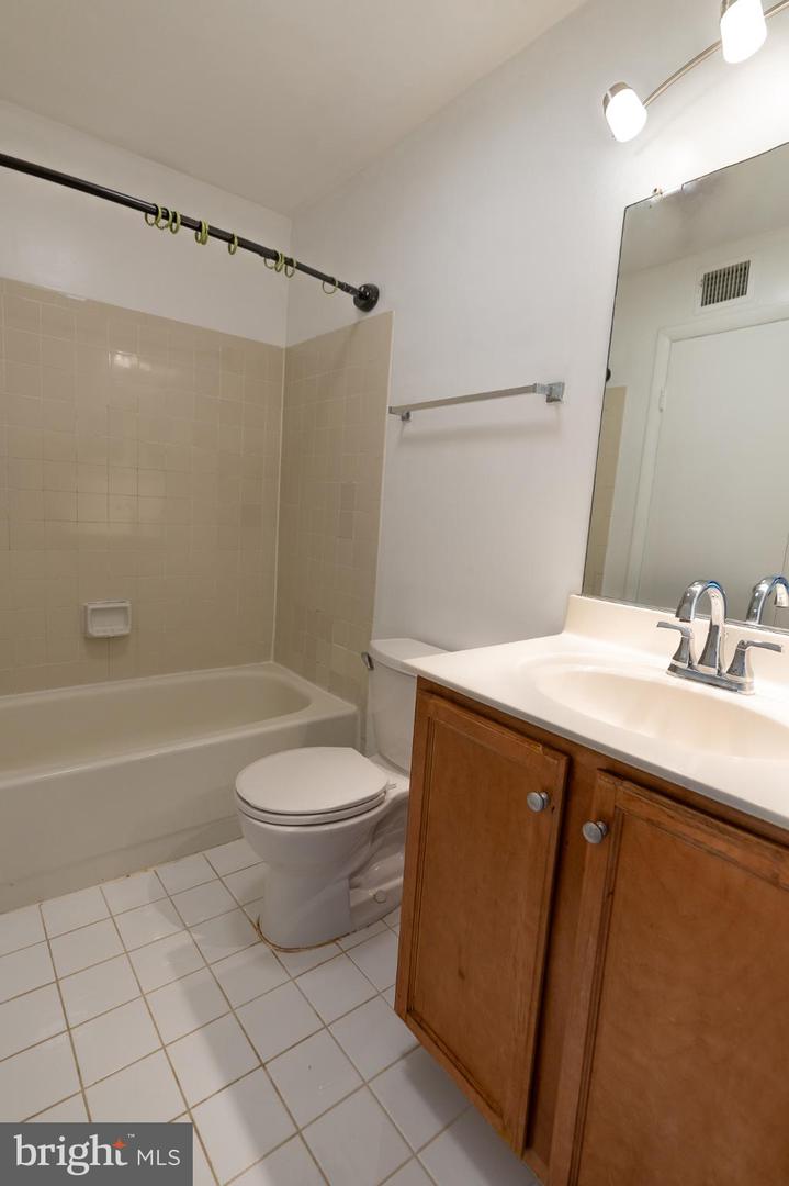 1780 JONATHAN WAY #1780-A, RESTON, Virginia 20190, 2 Bedrooms Bedrooms, 6 Rooms Rooms,1 BathroomBathrooms,Residential,For sale,1780 JONATHAN WAY #1780-A,VAFX2265998 MLS # VAFX2265998 1780 JONATHAN WAY #1780-A, RESTON, Virginia 20190, 2 Bedrooms Bedrooms, 6 Rooms Rooms,1 BathroomBathrooms,Residential,For sale,1780 JONATHAN WAY #1780-A,VAFX2265998 MLS # VAFX2265998