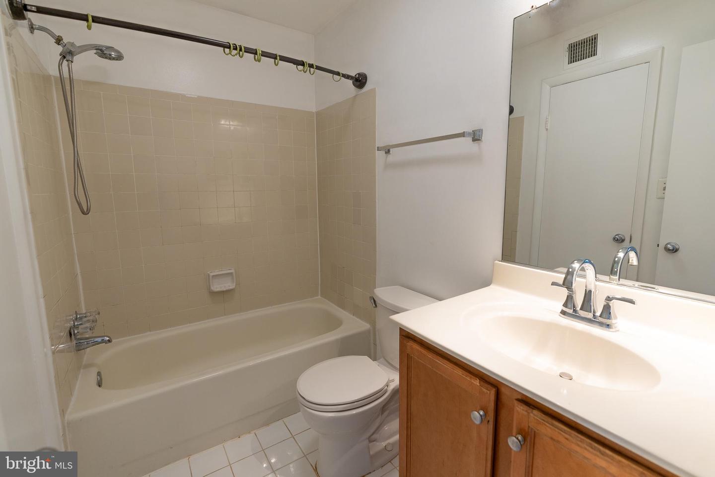 1780 JONATHAN WAY #1780-A, RESTON, Virginia 20190, 2 Bedrooms Bedrooms, 6 Rooms Rooms,1 BathroomBathrooms,Residential,For sale,1780 JONATHAN WAY #1780-A,VAFX2265998 MLS # VAFX2265998 1780 JONATHAN WAY #1780-A, RESTON, Virginia 20190, 2 Bedrooms Bedrooms, 6 Rooms Rooms,1 BathroomBathrooms,Residential,For sale,1780 JONATHAN WAY #1780-A,VAFX2265998 MLS # VAFX2265998