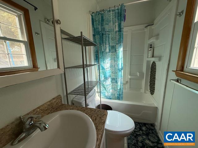665 GLORIA PL, STAUNTON, Virginia 24401, 4 Bedrooms Bedrooms, ,3 BathroomsBathrooms,Residential,For sale,665 GLORIA PL,668820 MLS # 668820