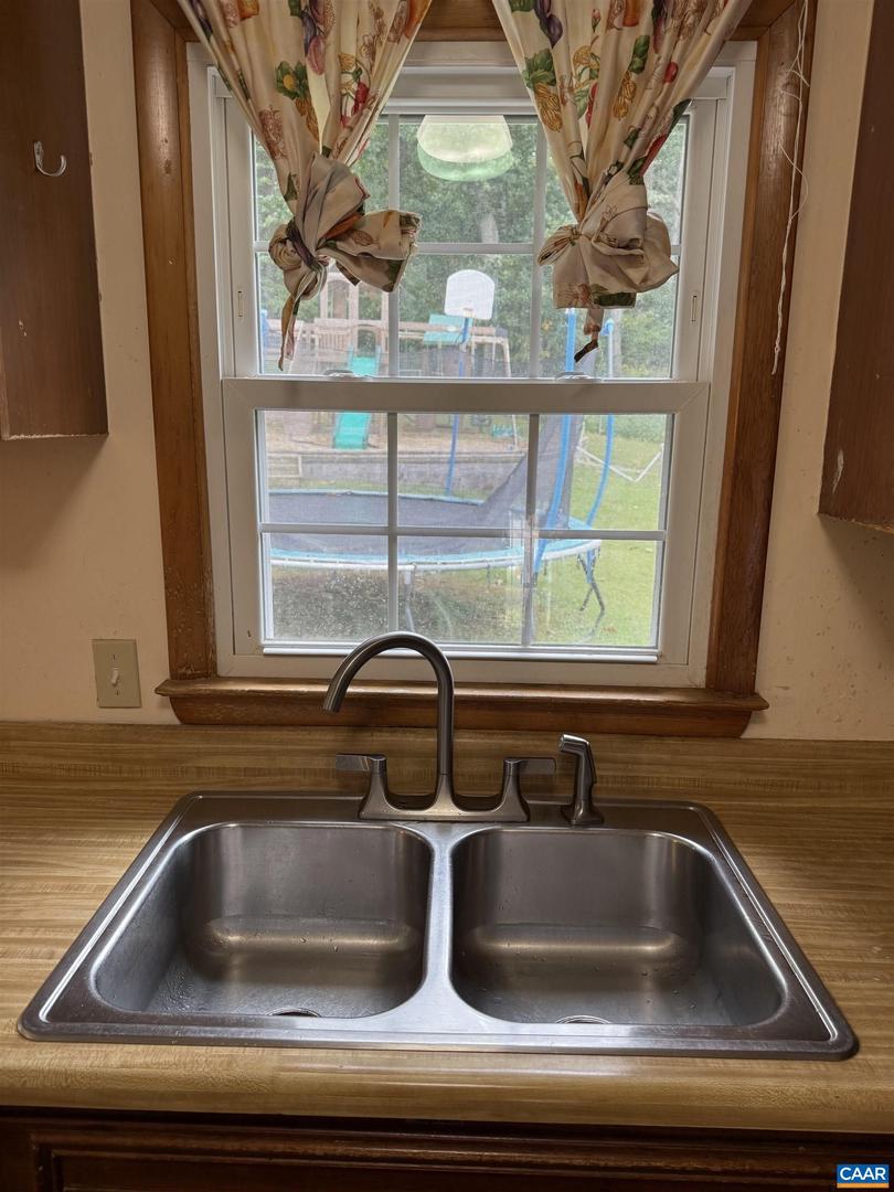 665 GLORIA PL, STAUNTON, Virginia 24401, 4 Bedrooms Bedrooms, ,3 BathroomsBathrooms,Residential,For sale,665 GLORIA PL,668820 MLS # 668820