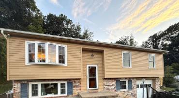 665 GLORIA PL, STAUNTON, Virginia 24401, 4 Bedrooms Bedrooms, ,3 BathroomsBathrooms,Residential,For sale,665 GLORIA PL,668820 MLS # 668820