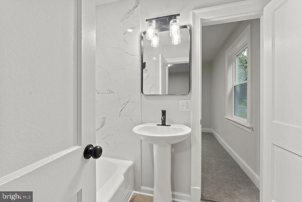601 WOODSTOCK RD, RICHMOND, Virginia 23224, 3 Bedrooms Bedrooms, ,2 BathroomsBathrooms,Residential,For sale,601 WOODSTOCK RD,VARC2000758 MLS # VARC2000758