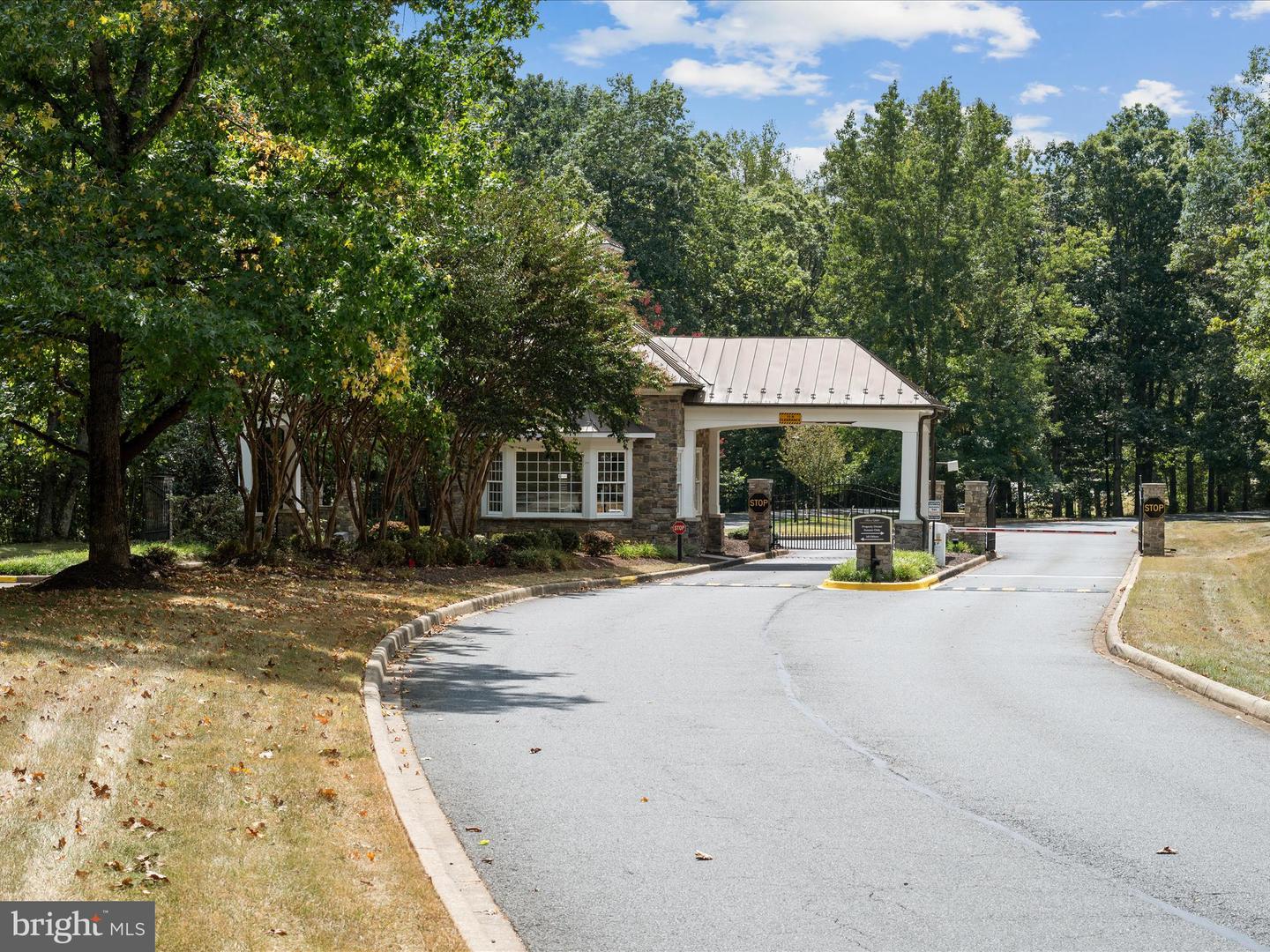 11710 SOUTHVIEW CT, SPOTSYLVANIA, Virginia 22551, 5 Bedrooms Bedrooms, ,3 BathroomsBathrooms,Residential,For sale,11710 SOUTHVIEW CT,VASP2036458 MLS # VASP2036458