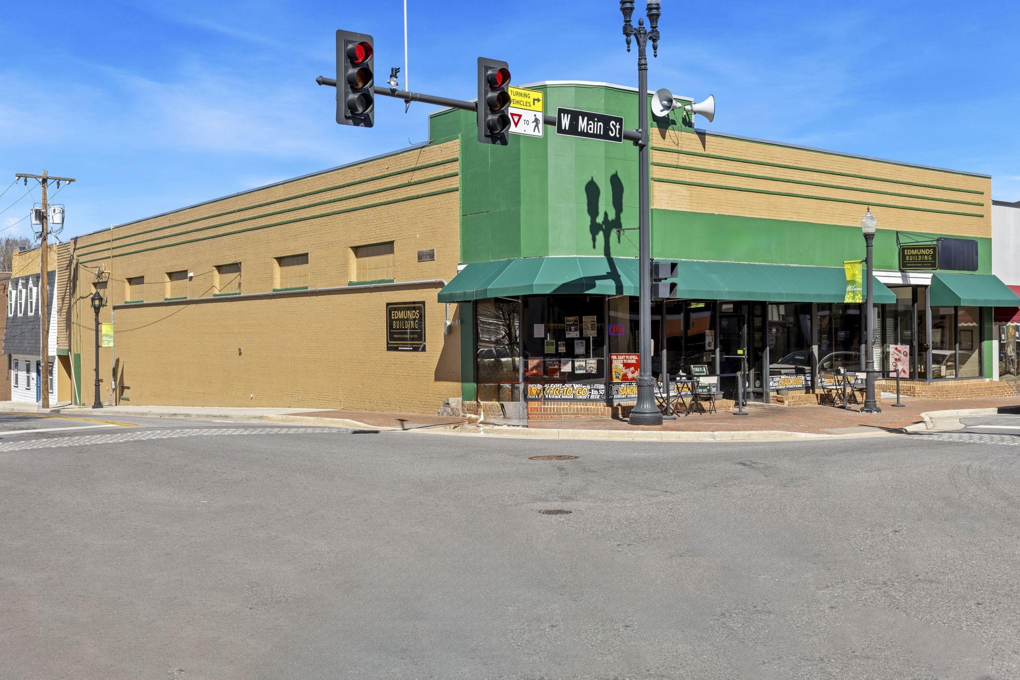 421 WEST MAIN ST, WAYNESBORO, Virginia 22980, ,Commercial,421 WEST MAIN ST,662574 MLS # 662574
