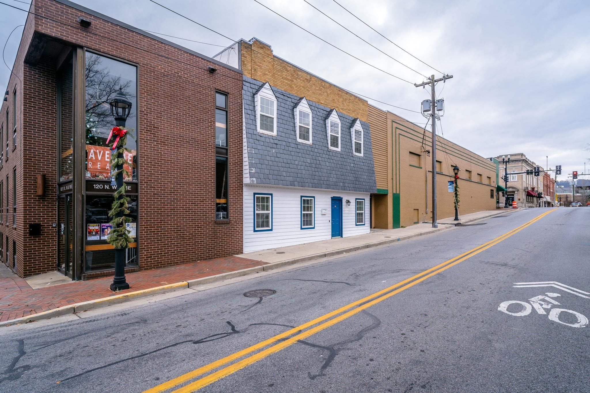 421 WEST MAIN ST, WAYNESBORO, Virginia 22980, ,Commercial,421 WEST MAIN ST,662574 MLS # 662574