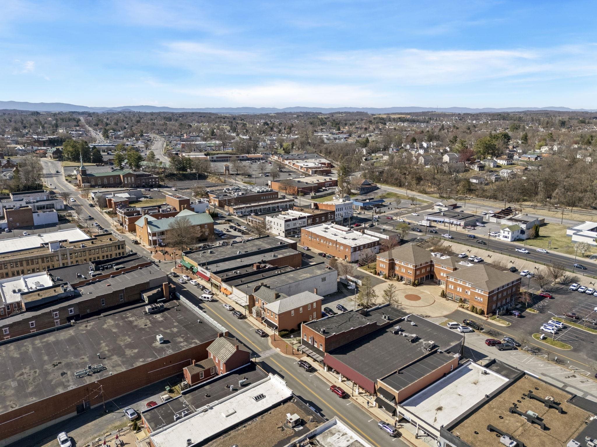 421 WEST MAIN ST, WAYNESBORO, Virginia 22980, ,Commercial,421 WEST MAIN ST,662574 MLS # 662574
