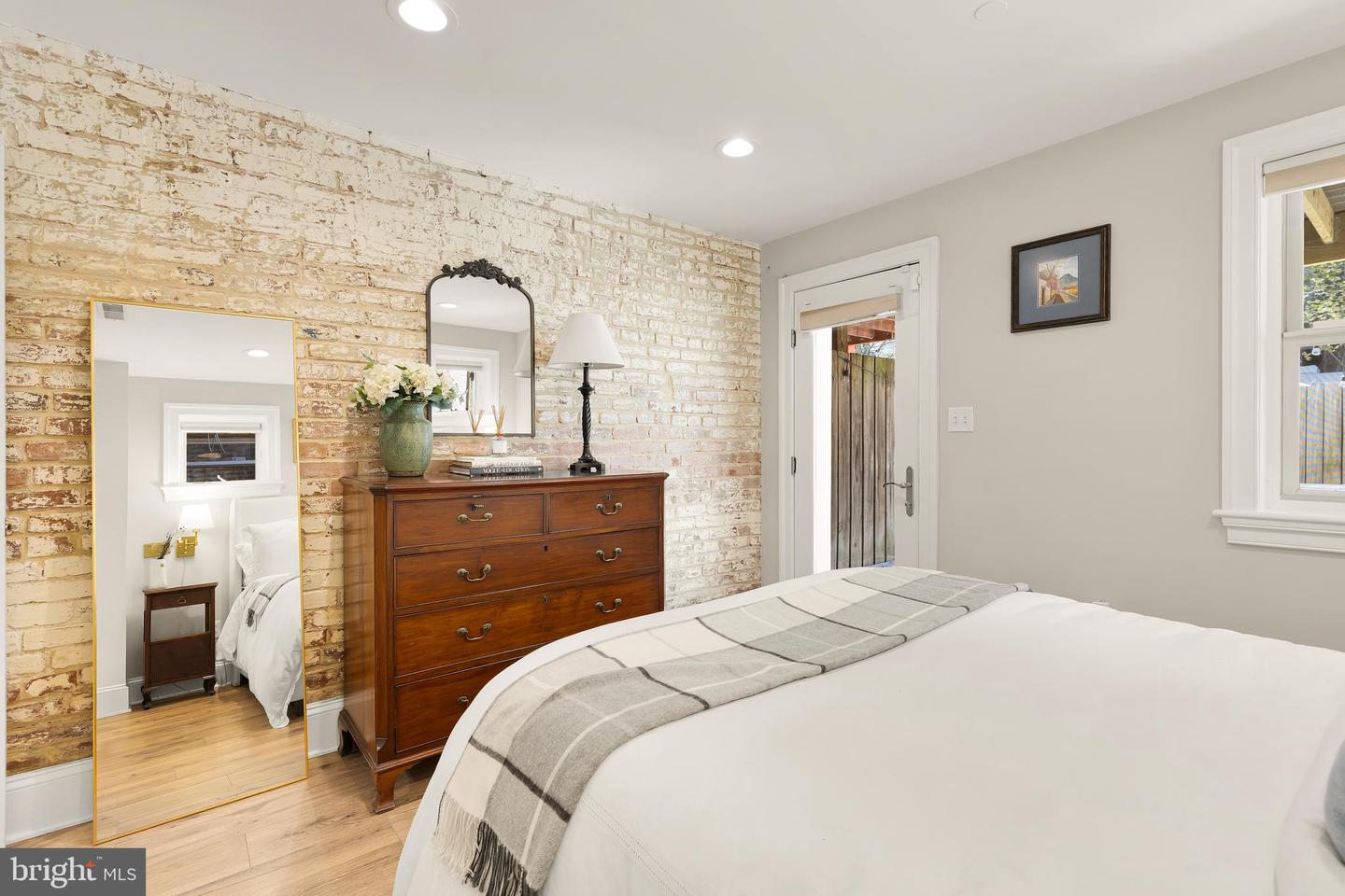1354 KENYON ST NW #G, WASHINGTON, District Of Columbia 20010, 2 Bedrooms Bedrooms, ,2 BathroomsBathrooms,Residential,For sale,1354 KENYON ST NW #G,DCDC2190116 MLS # DCDC2190116
