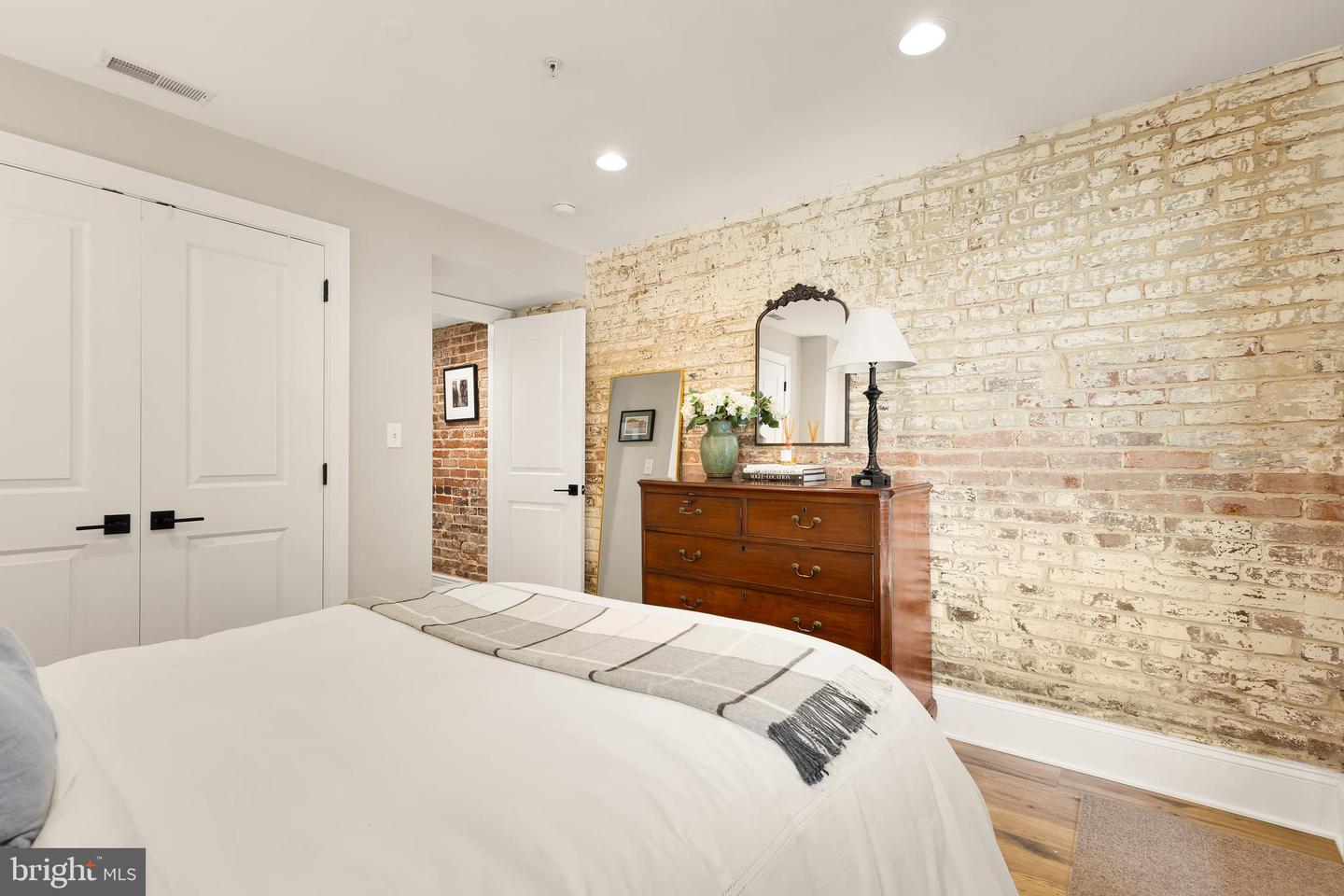 1354 KENYON ST NW #G, WASHINGTON, District Of Columbia 20010, 2 Bedrooms Bedrooms, ,2 BathroomsBathrooms,Residential,For sale,1354 KENYON ST NW #G,DCDC2190116 MLS # DCDC2190116
