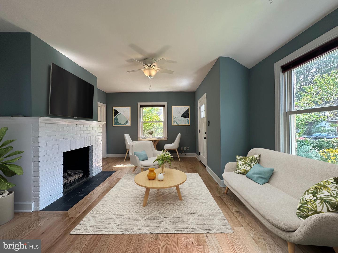 1611 13TH ST S, ARLINGTON, Virginia 22204, 3 Bedrooms Bedrooms, 5 Rooms Rooms,2 BathroomsBathrooms,Residential,For sale,1611 13TH ST S,VAAR2054992 MLS # VAAR2054992
