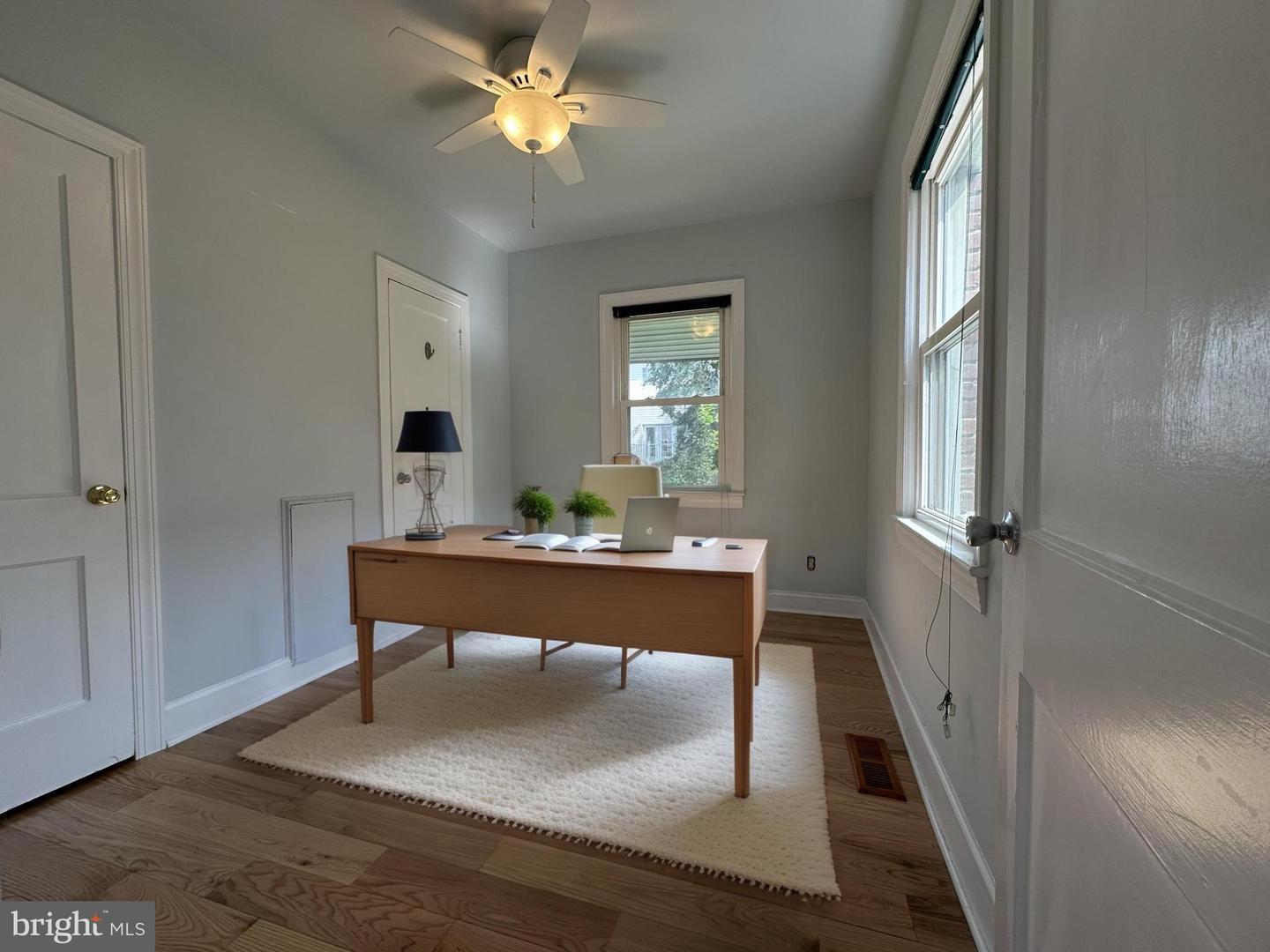 1611 13TH ST S, ARLINGTON, Virginia 22204, 3 Bedrooms Bedrooms, 5 Rooms Rooms,2 BathroomsBathrooms,Residential,For sale,1611 13TH ST S,VAAR2054992 MLS # VAAR2054992