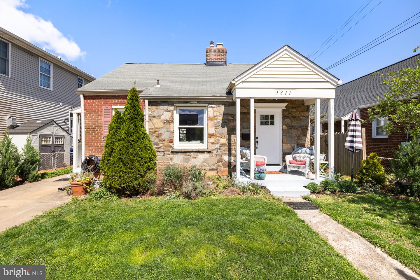 1611 13TH ST S, ARLINGTON, Virginia 22204, 3 Bedrooms Bedrooms, 5 Rooms Rooms,2 BathroomsBathrooms,Residential,For sale,1611 13TH ST S,VAAR2054992 MLS # VAAR2054992