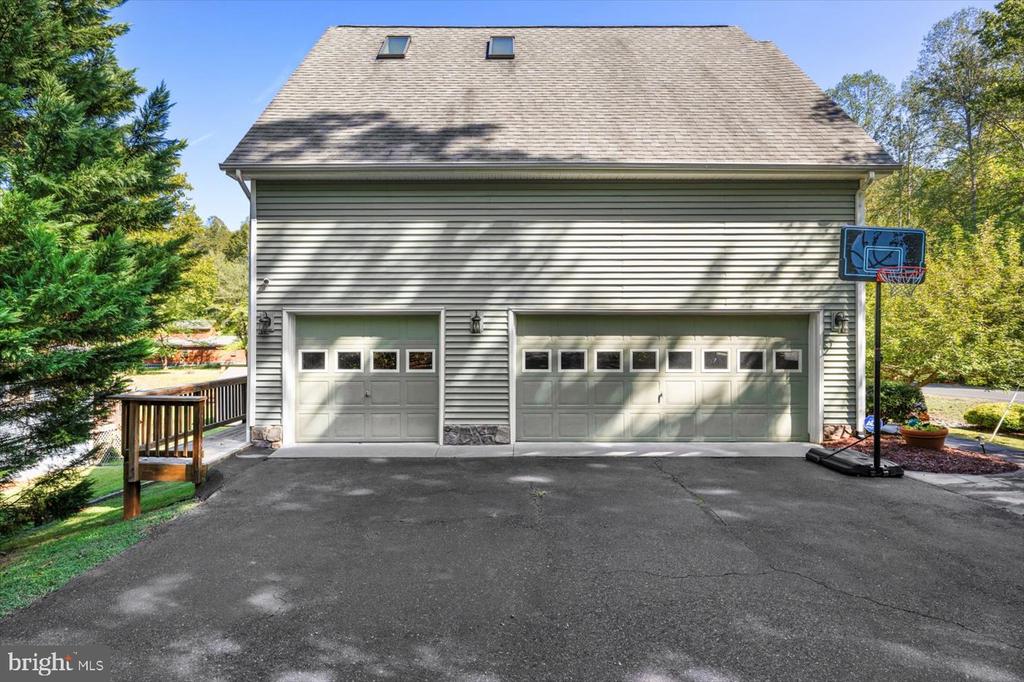 100 CONFEDERATE CIR, LOCUST GROVE, Virginia 22508, 4 Bedrooms Bedrooms, ,4 BathroomsBathrooms,Residential,100 CONFEDERATE CIR,VAOR2012352 MLS # VAOR2012352