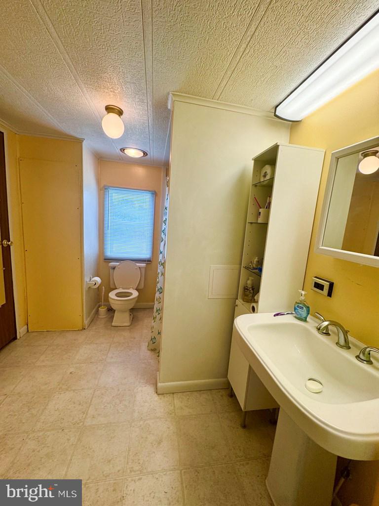 8272 SEA BIRD DR, CHINCOTEAGUE ISLAND, Virginia 23336, 2 Bedrooms Bedrooms, ,1 BathroomBathrooms,Residential,For sale,8272 SEA BIRD DR,VAAC2001936 MLS # VAAC2001936