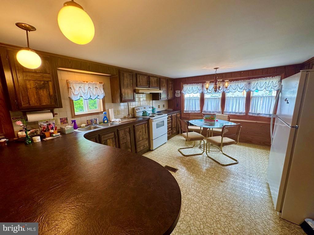 8272 SEA BIRD DR, CHINCOTEAGUE ISLAND, Virginia 23336, 2 Bedrooms Bedrooms, ,1 BathroomBathrooms,Residential,For sale,8272 SEA BIRD DR,VAAC2001936 MLS # VAAC2001936